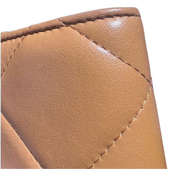 Chanel 19 Flap Coin Wallet On Chain - Picture 4 of 9